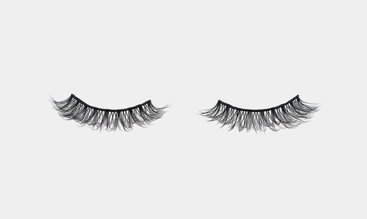 Doll Eye Day & Night Duo day lashes- front view
