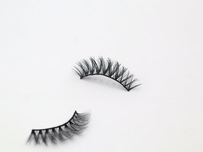 Doll Eye Day & Night Duo night lashes close up